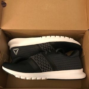 Reebok women’s black sneakers size 11 new in box